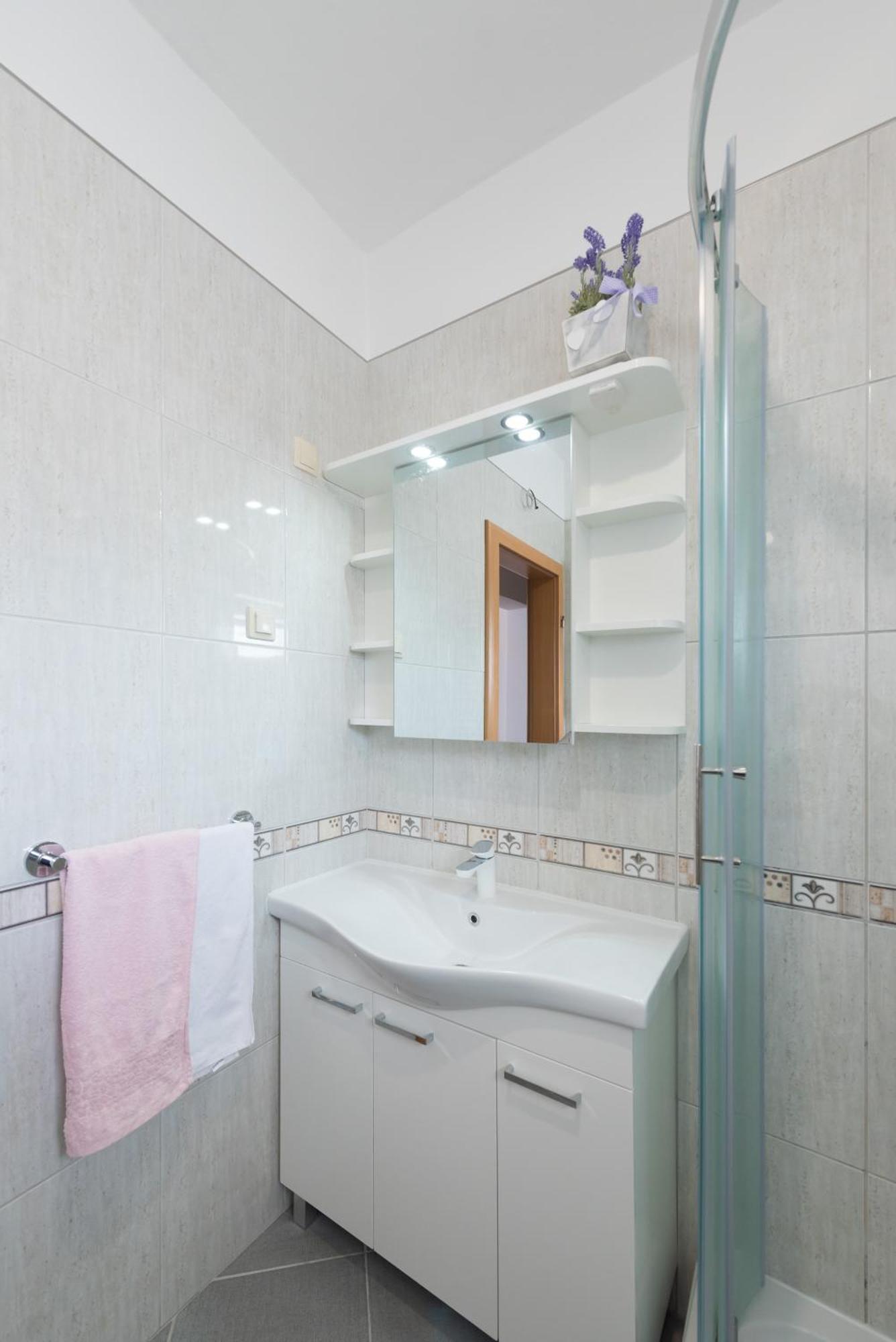 Luxury Apartment With Garden Jacuzzi And Wellness Trogir Dış mekan fotoğraf