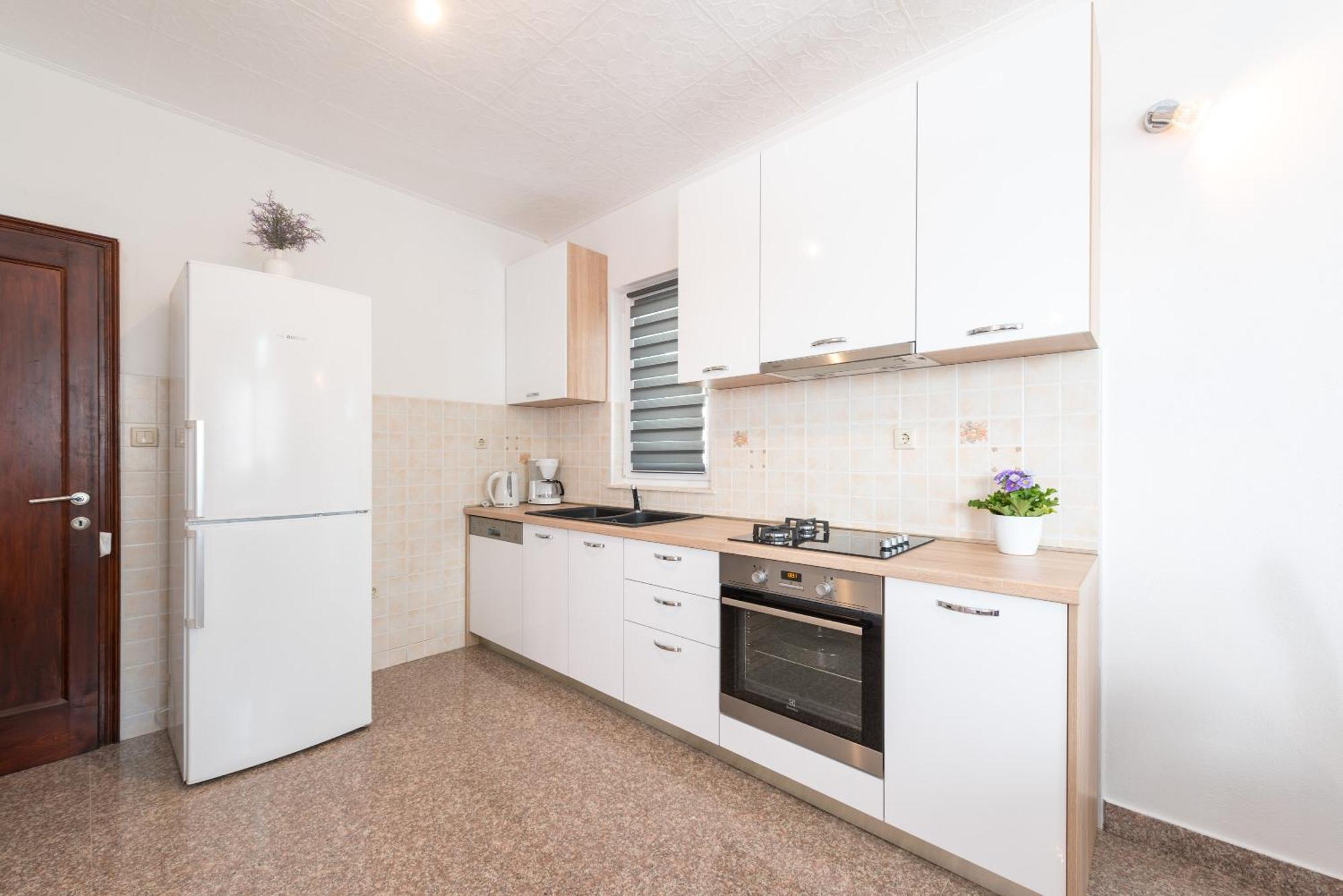 Luxury Apartment With Garden Jacuzzi And Wellness Trogir Dış mekan fotoğraf