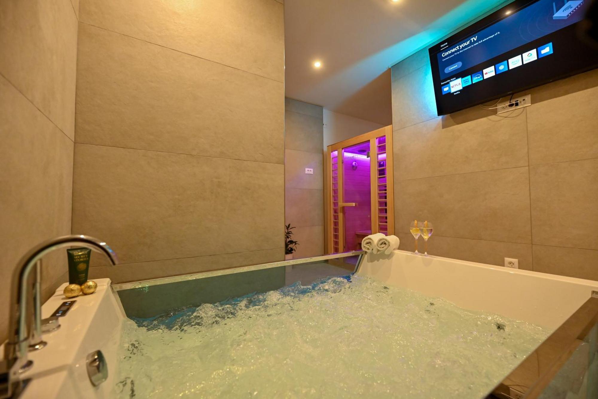 Luxury Apartment With Garden Jacuzzi And Wellness Trogir Dış mekan fotoğraf