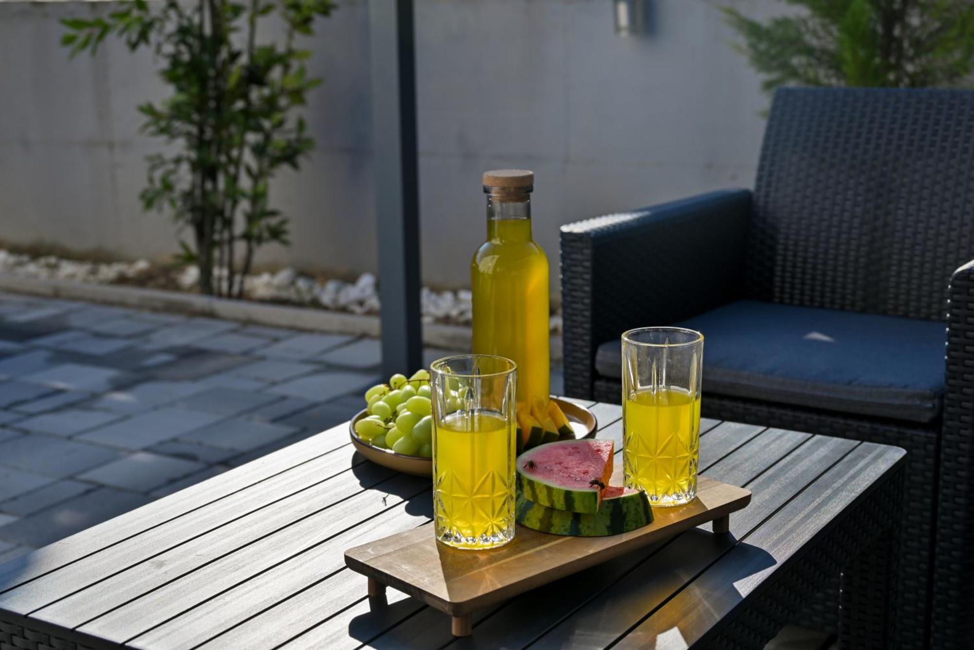 Luxury Apartment With Garden Jacuzzi And Wellness Trogir Dış mekan fotoğraf
