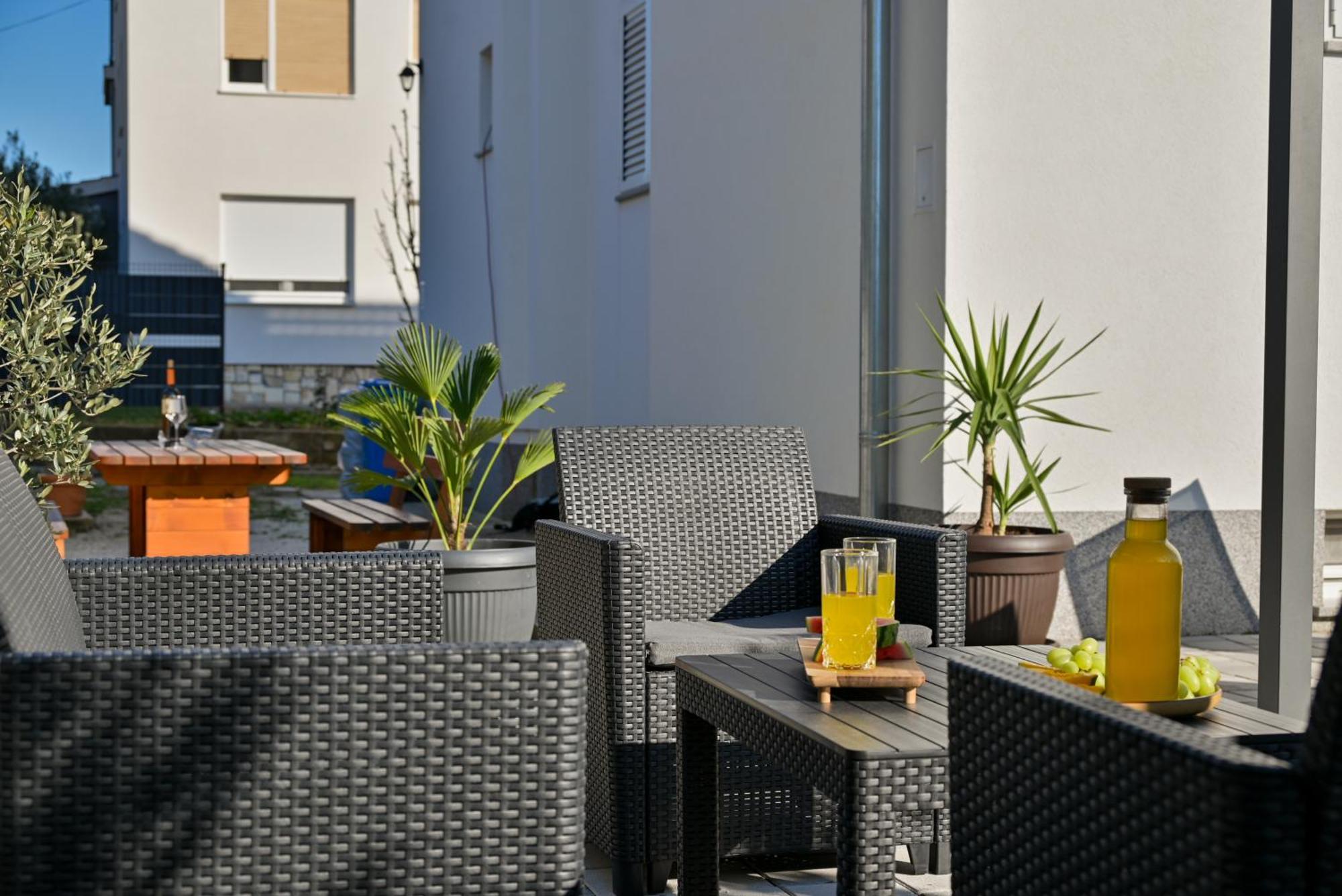Luxury Apartment With Garden Jacuzzi And Wellness Trogir Dış mekan fotoğraf