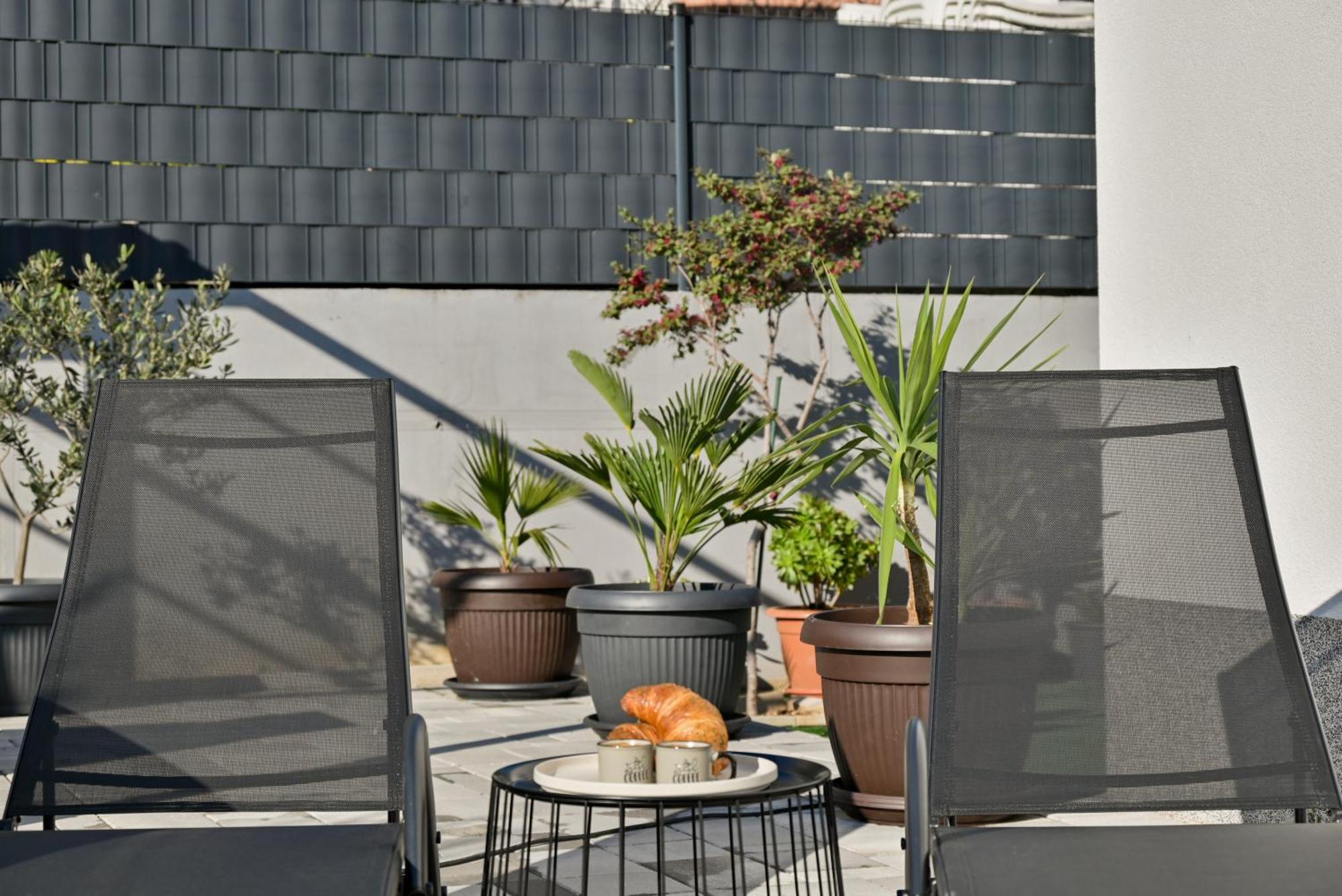 Luxury Apartment With Garden Jacuzzi And Wellness Trogir Dış mekan fotoğraf