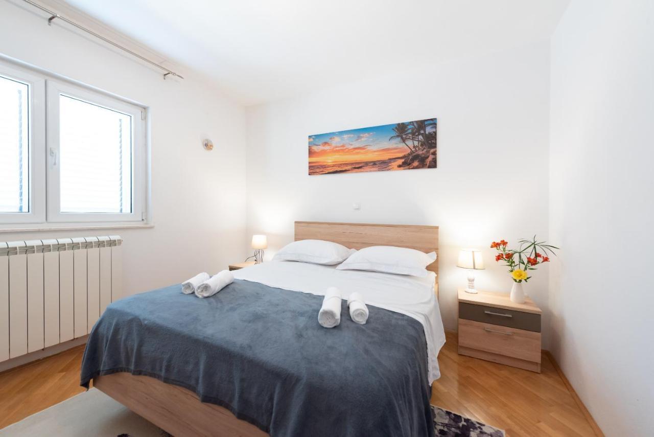 Luxury Apartment With Garden Jacuzzi And Wellness Trogir Dış mekan fotoğraf